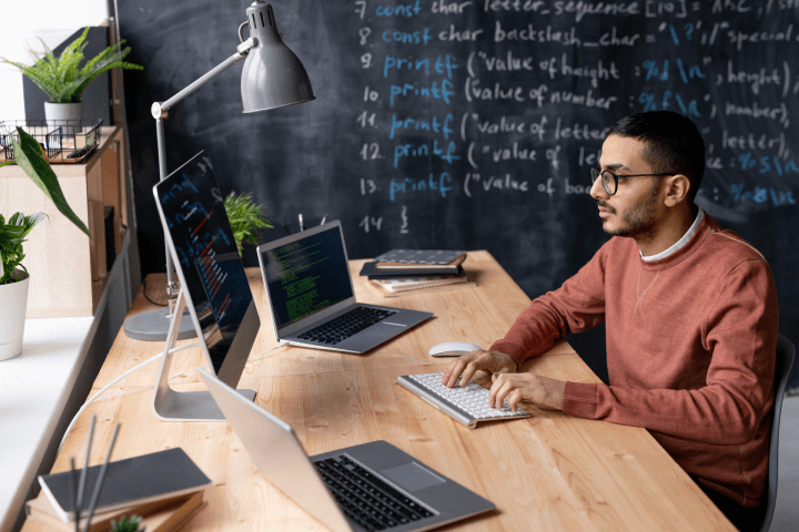 What is a Digital Project Manager? Your Complete Guide